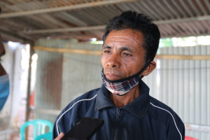 Komitiva Edukasaun Kooperativa Beiky Sahe Ostiku, Konstancio da Costa Freitas, ko&#039;alia hela ho www.tempotimor.com iha Sede Provizóriu Ostiku,sabadu (17/07).