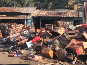 Lixu ne&#039;ebe butuk hamutuk iha resintu Merkadu Taibese, Dili (22/01)
