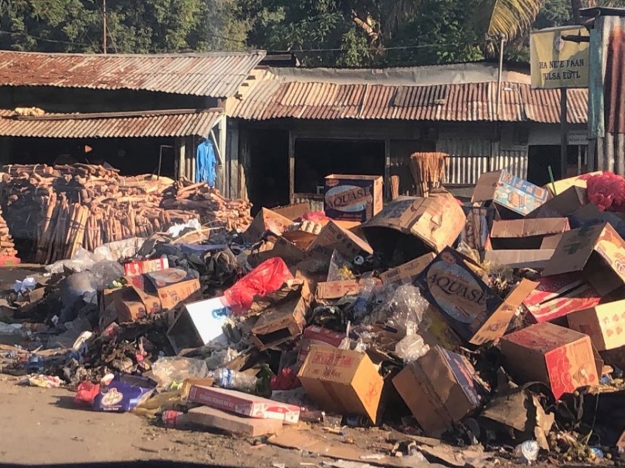 Lixu ne&#039;ebe butuk hamutuk iha resintu Merkadu Taibese, Dili (22/01)