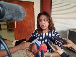 Diretora Jeral Prestasaun Saúde MS, Odete da Silva Viegas ko&#039;alia ba jornalista sira iha Centru Convensaun Dili, (29/3)