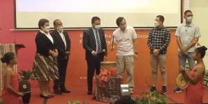 Ministru Turizmu Komersiu no Industria, José Locas do Carmo, hamutuk CEO Telkomcel, Yogi Rizkian Bahar, lansa aplikasaun My Loja (T.Pay) iha Suai Room Timor Plaza, kuarta (01/12).