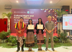 Estudante na’in-rua husi Universidade Nacional Timor Lorosa&#039;e (UNTL), Faculdade de Agricultura (FAGRI) liuhusi Departamento de Saúde Animal (DSA) partisipa iha atividade 7th Summer Course Program 2023.