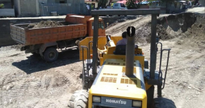 Ekipamentu pejadu husi Institutu Jestaun Ekipamentus, Institutu Públiku (IGE,IP) hamos tula hela sedimentasaun iha mota laran.