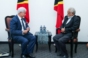 Primeiru-Ministru, Kay Rala Xanana Gusmão, ko’alia hela ho Espesialista ba Dezenvolvimentu Rekusu Humanu iha Association of Southeast Asian Nation (ASEAN), Bob Aubrey.