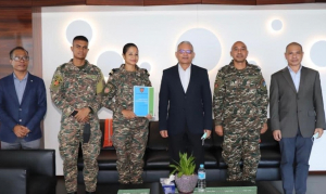 Ministru Finansas (MF), Rui Agostinho Gomes, hamutuk ho nia eskipa halo enkontru ho Ekipa Traballu FALINTI-Forsa Defeza Timor-Leste (F-FDTL).