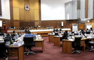 Deputadu sira halo diskusaun ba estensaun Eatadu Emerjénsia iha parlamentu Nasional momentu balun liuba.