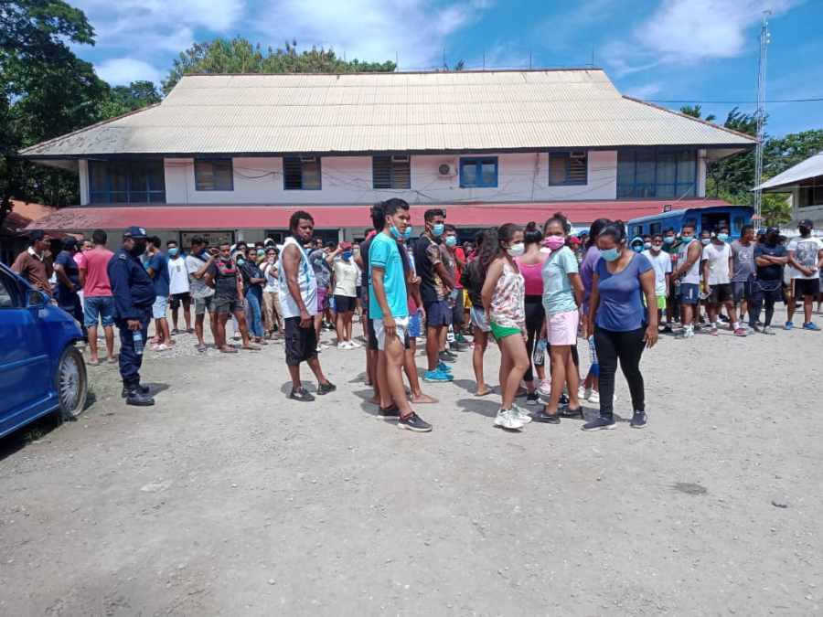 Komúnidade sira ne&#039;ebé Polísia Nasionál Timor-Leste (PNTL) liu-husi Komandu Munisípiu Dili kaptura, tanba dezobedese ba regras serka sánitaria, domingu (14/03/21)