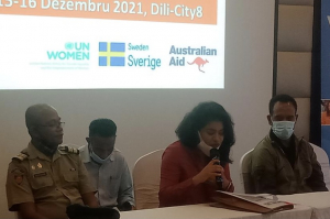 Diretora Sede-Jerál, United Nations Entity for Gender Equality and the Empowerment of Women ( UN WOMEN) Timor Leste, Amy Nishtha Satyam, iha enseramentu treinamentu. 