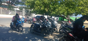 Motorizada sira ne&#039;ebe PNTL liuhusi unidade tranzitu prende para hela iha Palasiu Governu oin, Kuarta (26/05).