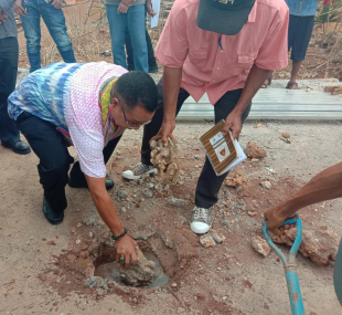 SEKoop, Elizario Ferreira hatuur daudauk fatuk dahuluk ba konstrusaun edifisiu Kooperativa Boeky Sahe iha Ostico, Vemase, Municipiu Baucau, Kinta (8/10)
