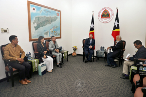 Primeiru Ministru (PM), Kay Rala Xanana Gusmão enkontru hela ho Reprezentante Programa Voluntáriu Australianu ba Ázia (Australian Volunteer International-AVI).