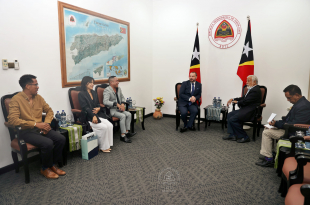 Primeiru Ministru (PM), Kay Rala Xanana Gusmão enkontru hela ho Reprezentante Programa Voluntáriu Australianu ba Ázia (Australian Volunteer International-AVI).