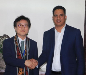 Vise Ministru Komérsiu no Indústria (VMKI), Domingos Lopes Antunes, kaer liman Hela ho Prezidente Kooperasaun Internasional Koreanu ba Dezenvolvimentu (KOICA), Hyuk-Sang Sohn.
