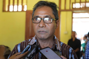Membru CU RADIFU, Vitórino Barreto ko&#039;alia hela ho média sira iha salaun enkontru Postu Administrativu Ainaru Villa, sexta (09/07). 