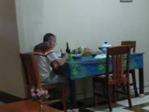 RD east his lunch in the house of congregation Societas Verbi Divini (SVD) in Maliana on October 2019