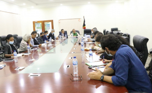 Ministru Obras Públikas (MOP), Abel Pires da Silva, hala’o ekontru ho reprezentante Banku Dezenvolvimentu Aziátiku (ADB) iha Timor-Leste.