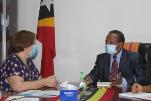 Ministru Asuntu Parlamentár no Komunikasaun Sosial (MAPKOMS), Francisco Martins da Costa Pereira Jerónimo koalia hela ho reprezentante UNICEF iha TL, Valérie Taton, molok termina nia misaun hodi fila ba nia rain, sexta (06/11).