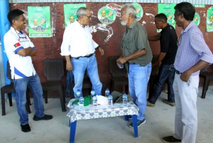 Lideransa Partidu Demokrátiku dada lia hela ho Kandidatu José Ramos Horta no Prezidente Partidu CNRT, Kay Rala Xanana Gusmão, iha Oekussi, bainhira halo preparasaun ba kampaña eleisaun segunda volta iha loron sábadu (02/04).