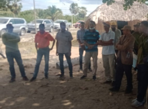 Governu hamutuk ho kompaña TL-Cement ho líder komunitáriu husi suku Tirilolo no Trikola konversa hela kona-ba investimentu produz semente iha Timor-Leste.
