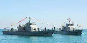 Ro Komponente Naval ne&#039;ebe para hela iha tasi laran.