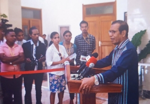 Primeiru Ministru Taur Matan Ruak ko&#039;alia ba Midia hafoin enkontru semanal ho Prezidente da Republika, Dr. Francisco Guterres Lu olo iha palasiu Prezidensial, Dili (30/01)