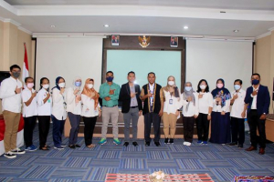 Ekipa AIFAESA hasa&#039;i foto hamutuk ho Ekipa  alai Pengawasan Obat dan Makanan (BPOM)-Kupaun.