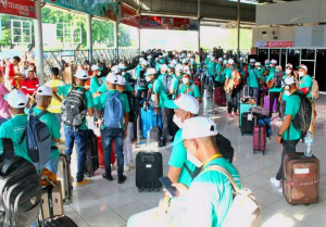 Traballadór 71 konsentra no hein hela aviaun iha Aeroportu Internasionál Prezidente Nicolao Lobato Komoro, sesta (14/01).