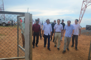 Ministeriu Asuntu parlamentar no Komunikasaun Sosial (MAPKOMS)  Francisco Martins da Costa Pereira Jerónimo hala&#039;o visita ba fatin Torre RTTL iha Kutulau Bazartete, Likisa