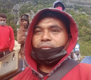Komunidade Aldeia Laumana, Evangelino dos Santos ko&#039;alia hela ho Jornalista sira iha fatin Uaibitai, sesta (20/08).