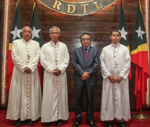 Foto Hamutuk Prezidente da Republika, Dr. Francisco Guterres Lu Olo ho Arke Bispu Dom Vergilio do Carmo, Bispu Baukau Dom Basilio do Nasimento no Bispu Maliana Dom Noberto Amaral iha palasiu Prezidensial, (31/01)