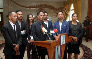 Prezirente Timor Leste Pres Union (TLPU), Candido Alves, hamutuk ho nia kometiva ko&#039;alia ho Jornakista sira hafoin hasoru malu ho Prezidente Repúblika, José Ramos Horta,.
