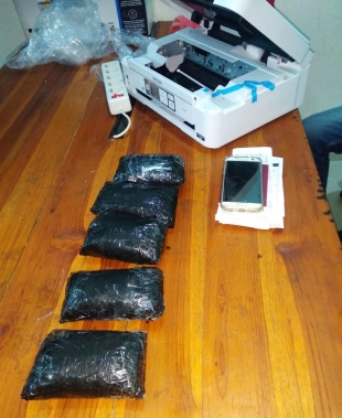 Droga ne&#039;ebe deskonfia hetan iha pakote ne&#039;ebe lori husi kasal Timor maka agora detein hela iha Atambua Indonezia.