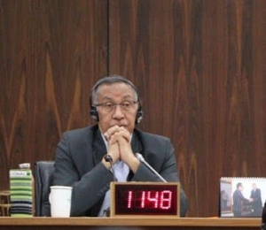 Prezidente Parlamentu Nasional, Arao Noe de Jesus Amaral taka liman iha Meza Prezidente Parlamentu nian