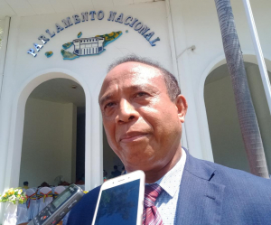 Ministru Asuntu Parlamentár no Komunikasaun Sosial (MAPKOMS), Francisco Jerónimo Martins, koalia hela ho jornalísta Tempotimor, hafoin partisipa iha serimónia aniversáriu Feto TL ba dala-45 iha PN, kinta (05/11).