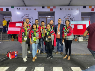 Ekipa Xadrez Feto Timor-Leste hasai foto hamutuk hafoin partisipa kompetisaun.