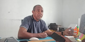 Sekrétariu Jerál Konsellu Vetéranus Munisípiu Baukau, Manuel da Costa Soares ko&#039;alia hela ba www.tempotimor.com iha kna&#039;ar fatin vila antiga Baukau, segunda (21/02).