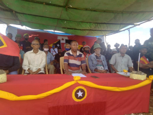 Portavoz CPD-RDTL, Vitoriano de Jesus Sarmento ho nia ekipa ne&#039;ebé hala&#039;o hela konferensia imprensa iha Waihesi Aubaka, kinta (28/10).