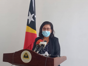 Vise Ministra Finansas Sara Lobo Ko&#039;alia ba Jornalista sira hafoin hasoru malu ho PM Taur Matan Ruak iha Palasiu Governu, Segunda Feirra, (19/10)