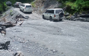 Kondisaun estrada diresaun husi Suku Orlalan ba Postu Administrativu Laklubar, Munisípiu Manatutu ne’ebé grave.