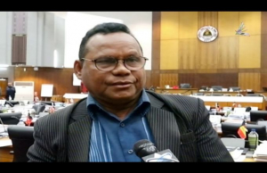 Prezidente Komisaun A, Joaquin dos santos &#039;Borluli&#039; ko&#039;alia ba jornalista iha Parlamentu nasional