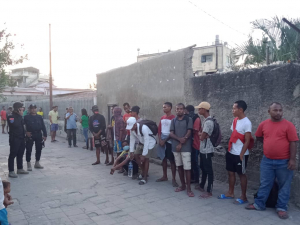 Timoroan sira ne’ebe fila husi Atambua Indonezia ne’ebe PNTL sira kaptura iha Kolmera Dili iha fulan kotuk