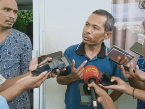 Vise Xefe Bankada CNRT, Patrocino dos Reis ko&#039;alia ba Jornalista sira iha resintu Parlamentu Nasional (8/6)