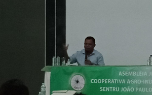 Vise Prezidente Câmara Comércio Indústria Timor-Leste (CCI-TL), Rui Castro hato&#039;o hela nia intervensuan durante abertura asembleia jeral kooperativa Agroindústria Pioneer (AIP) nian iha salaun João Paulo II, Komoro, sexta (30/04).