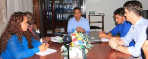 Vise Ministru Komérsiu no Indústria (V-MKI), Domingos Lopes Antunes, reuniaun ho ekipa TIC Timor no Country Director UNCDF.
