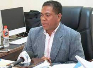 Ministru Ensinu Superiór Siénsia no Kultura (MESSK), Longuinhos dos Santos.