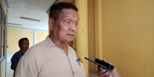 Prezidente Autoridade Munísipiu (PAM) Baukau, Olivio Freitas, ko&#039;alia hela ba mídia iha salaun sentru konvensaun Baukau vila antiga, kuarta (08/06).