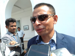 Vise-Ministru (Vice-MI) António Armindo ko&#039;alia ba jornalista sira iha Palasiu Governu