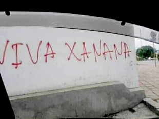 Naran Xanana Gusmao infeita iha parede sira kapital Dili hafoin de CNRT vota absteinsaun no kontra OJE 2020