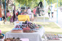 Feira Produtu Lokál Negosiante Hetan Rendimentu US$200-800 iha Kalan-ida