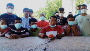 Grupu Reprezentantivu Juventude Munisípiu 12 no RAEOA hala&#039;o hela konferénsia imprensa iha jardin 5 maiu, domingu (24/10).